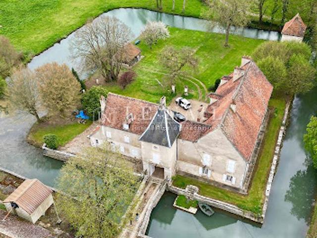 Vente Château 13 pièces 470 m2 Clamecy
