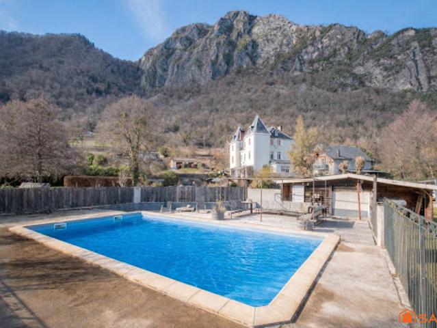 Vente Château 28 pièces 513 m2 Saint Béat