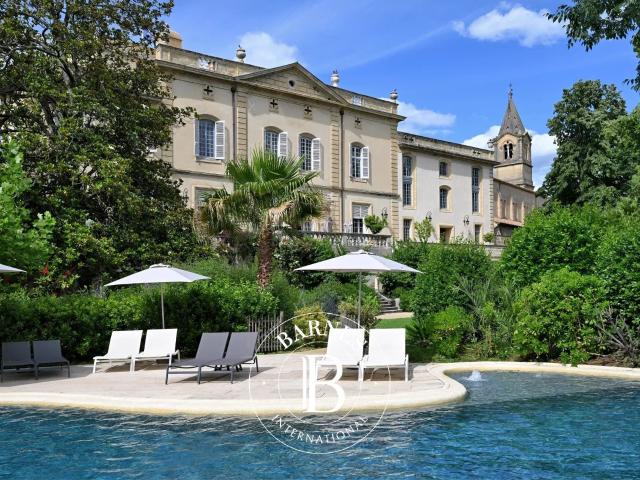 Vente Château 2050M2 Terrain 2 Hectares Piscine Co. 1729m² Uzès