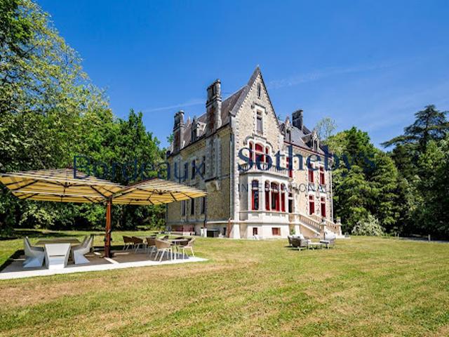 Vente Château 20 pièces 900 m2 Bordeaux
