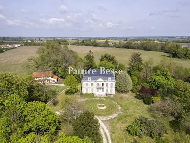 Vente Château 8 pièces 350 m2 Cognac