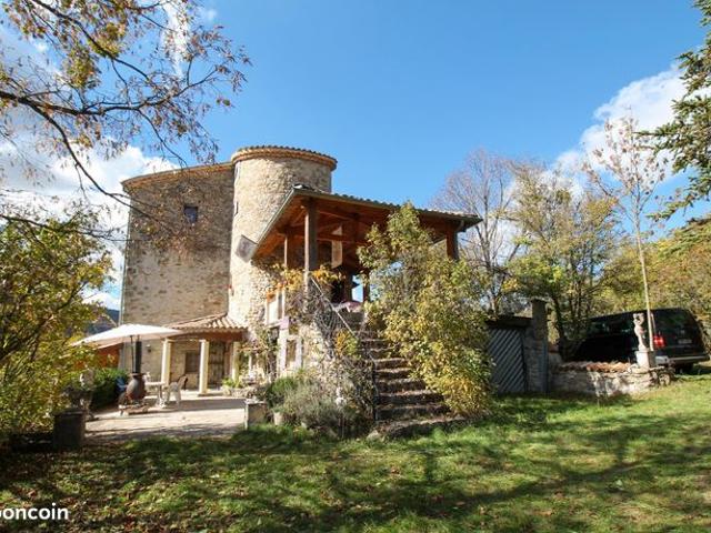 Château rénové 201m² | Jardin & terrasse | Parc naturel Baronnies Provençales