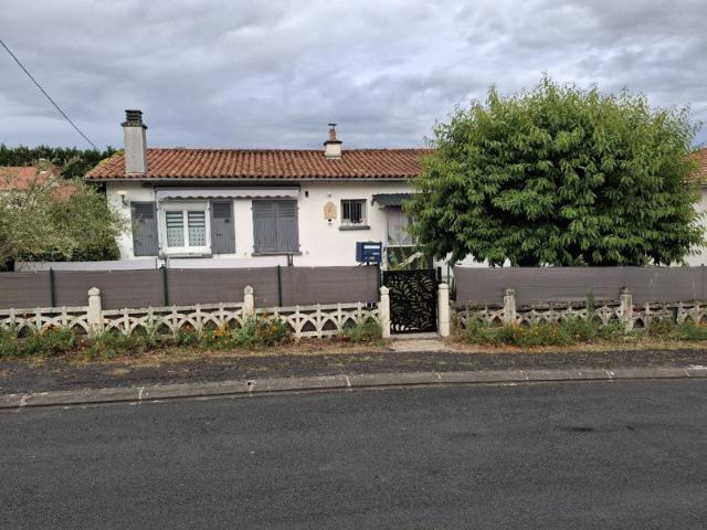 Vente de la nue propriété d'une jolie maison à CIVRAY 86