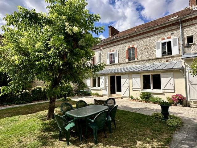 Vente | Demeure | 15p | 8ch | 354 m² | Souppes sur Loing | Expo Est/Nord/Ouest/Sud | Jardin