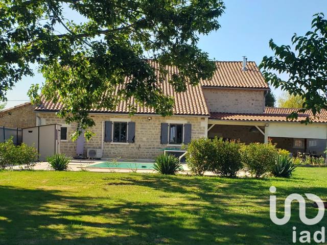 Vente Demeure 10 pièces 338m² Nanteuil en Vallée