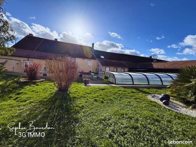 Vente | Demeure | 11p | 7ch | 415 m² | Joigny | Expo Sud | Terrasse · Jardin · Piscine