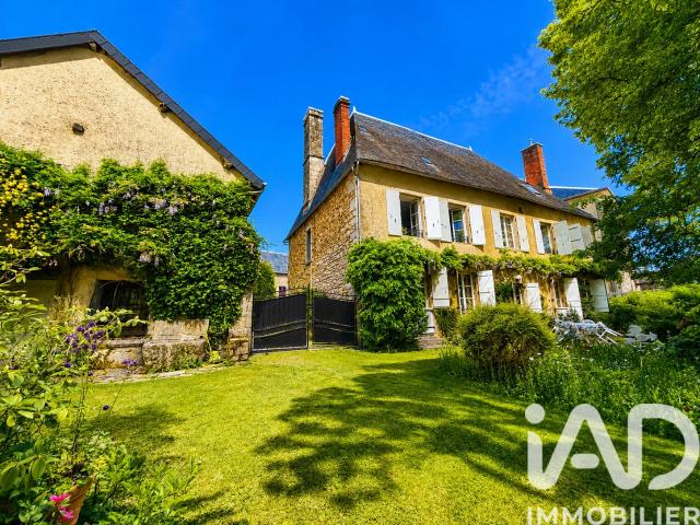 Vente Demeure 12 pièces 353m² Neuvic