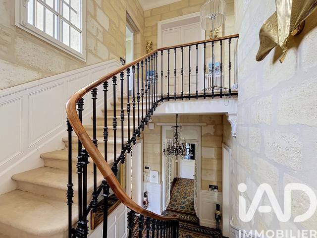 Vente Demeure 8 pièces 270m² Bordeaux