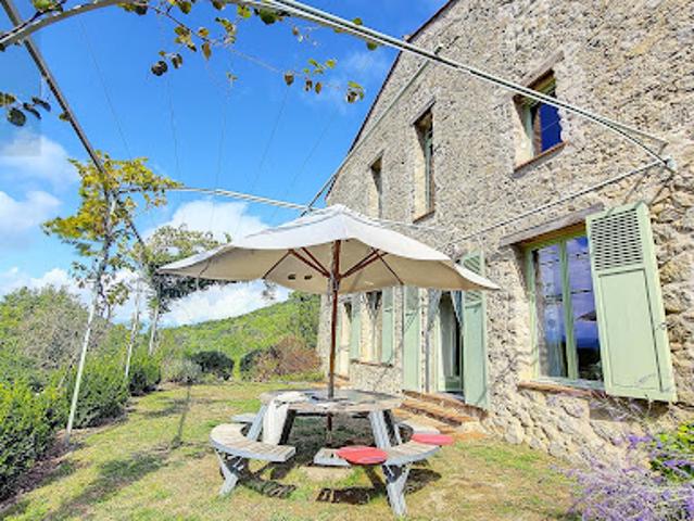 Vente Maison 9 pièces 333 m2 Saint Laurent de Cerdans