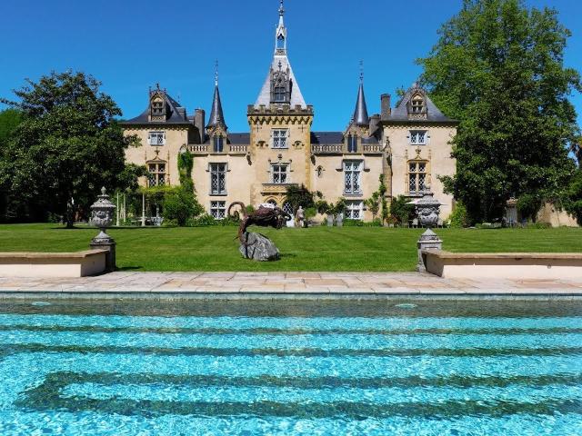 Vente d'un Château d'exception avec un camping 450m² Marciac