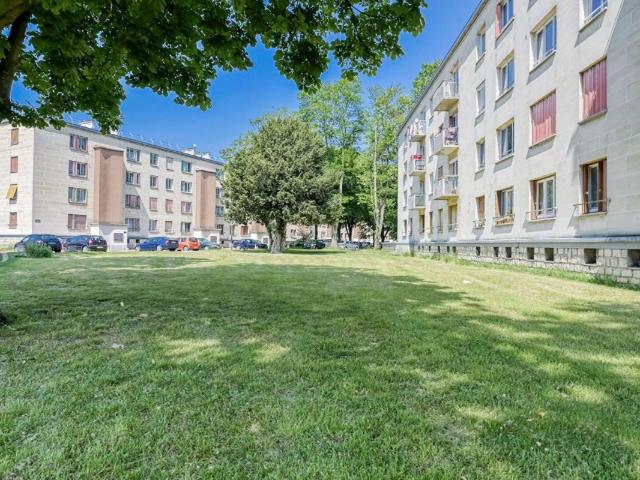 VENTE d'un appartement F2 41 m² Carrez à CLICHY SOUS BOIS
