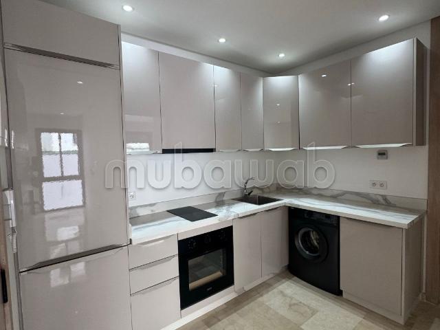 Vente d'un bel appartement à Bourgogne Ouest. 1 belle chambre. Ascenseur et garage