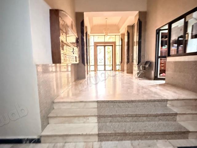 Vente d'un bel appartement à Hivernage. 2 chambres agréables. Bien meublé