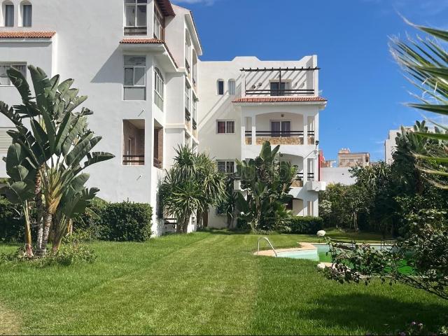 Vente d'un bel appartement à Oued Laou. 1 Pièce. Jardin et terrasse