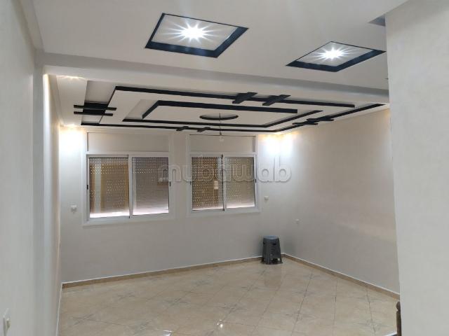 Vente d'un bel appartement à Maamora. 2 pièces confortables. Grand balcon