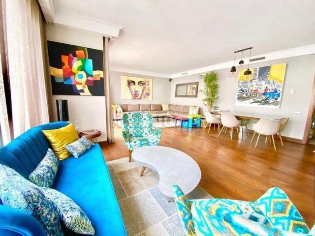Vente d'un très bel appartement à Racine. Superficie 168 m². Fenêtres double vitrage et chauffage central