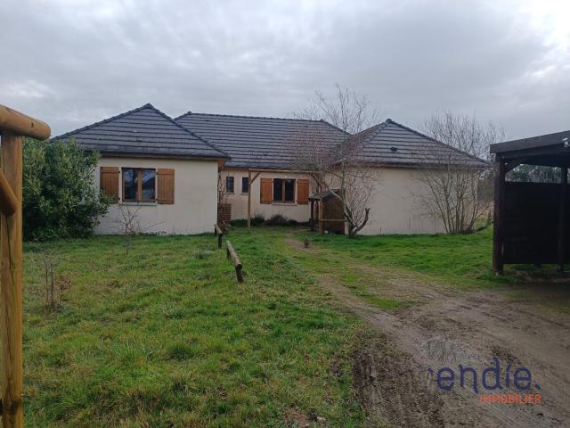 VENTE d'une maison 8 pièces 172 m² à DENEUILLE LES MINES