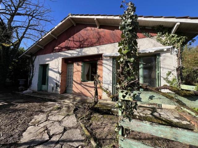 VENTE d'une maison T3 110 m² avec un grand hangar à Montastruc la Conseillère