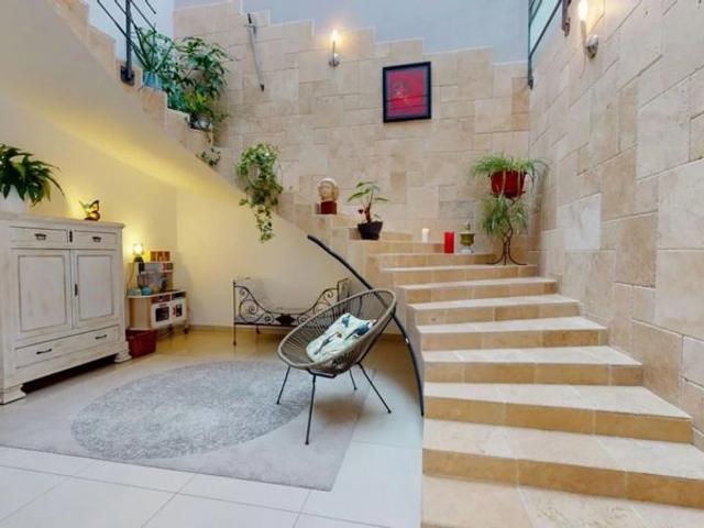 VENTE d'une maison T11 251 m² à SAINT BERNARD