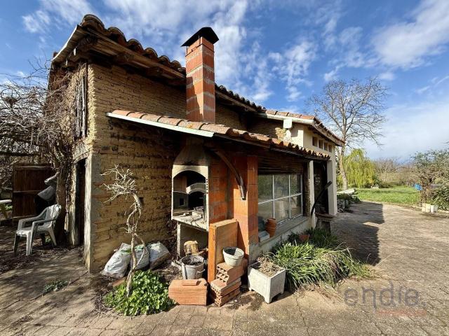 VENTE d'une maison de 5 pièces 111 m² à BERAT