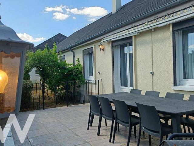 VENTE d'une maison de 6 pièces 131 m² au centre de neuville