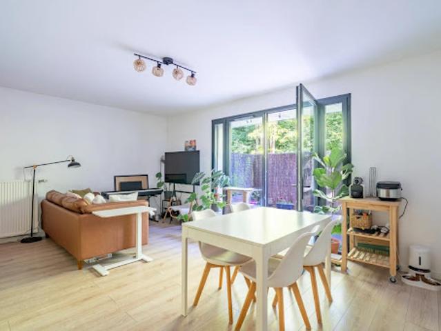 Vente Duplex 3 pièces 64 m2 Stains