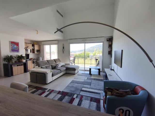Vente Duplex 4 pièces 118 m2 La Roquette sur Siagne