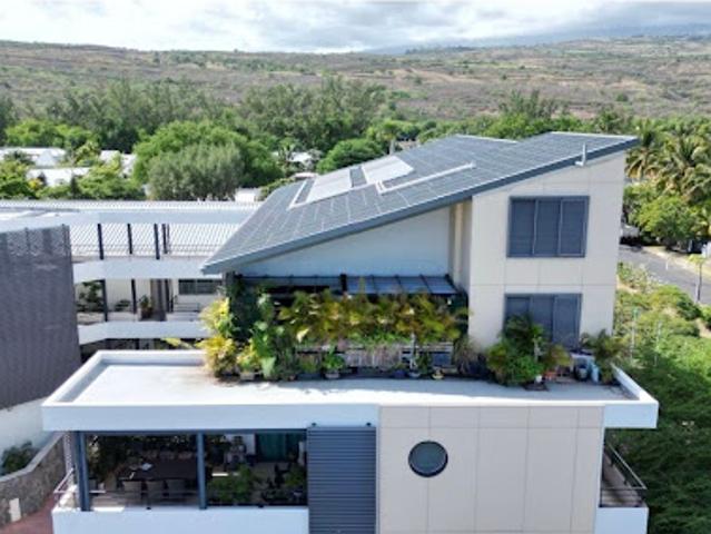 Vente Duplex 4 pièces 99 m2 Saint Gilles Les Bains