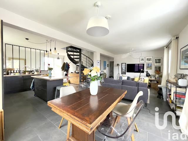 Vente Duplex 5 pièces 105 m2 Saint marc sur mer