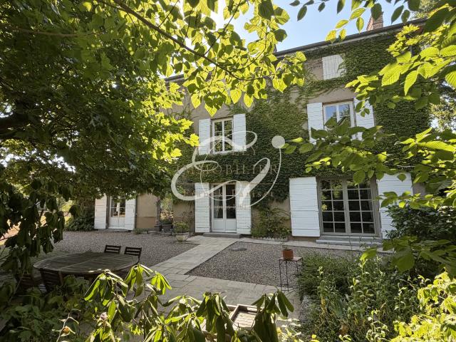 VENTE ECULLY 69130 MAISON ANCIENNE 11 PIECES BEAUCOUP DE CHARME CALME BELLES PRESTATIONS