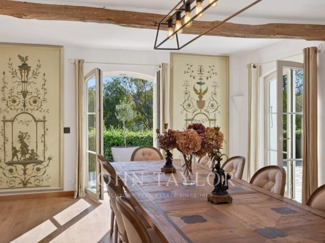 Propriété cossue au charme provençal