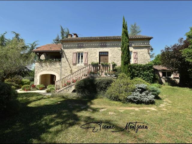 Vente en viager occupé, à Bellefont la Rauze 46090 156 m² habit