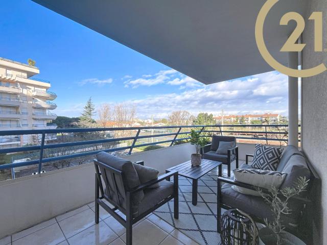VENTE EN EXCLUSIVITE FREJUS PLAGE APPARTEMENT 2 PIECES AVEC GRANDE TERRASSE