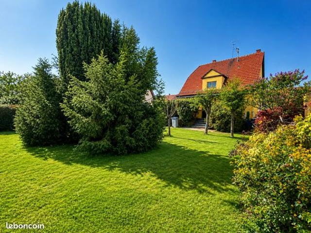 Vente en nue propriété d'une maison indépendante avec jardin, terrasse et garage