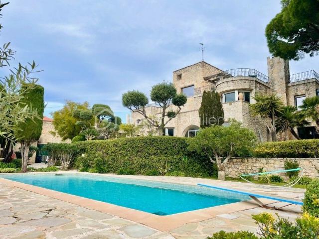 Vente en Nue Propriété: Somptueuse Propriété de 1925 9 Pièces