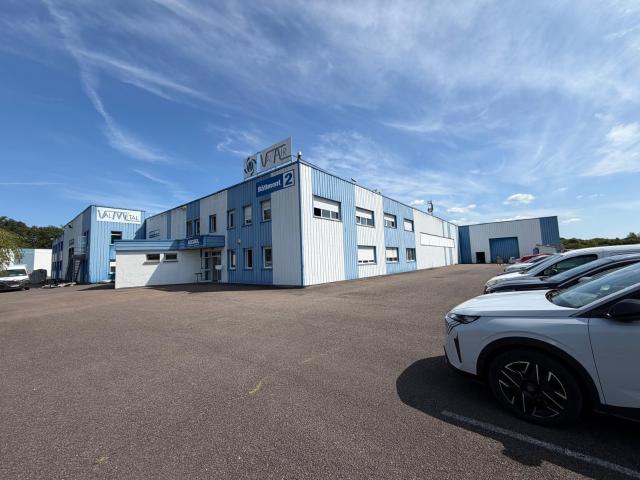 Vente ensemble immobilier industriel de 3 660 m2, sur terrain de 21 181 m2 LURE