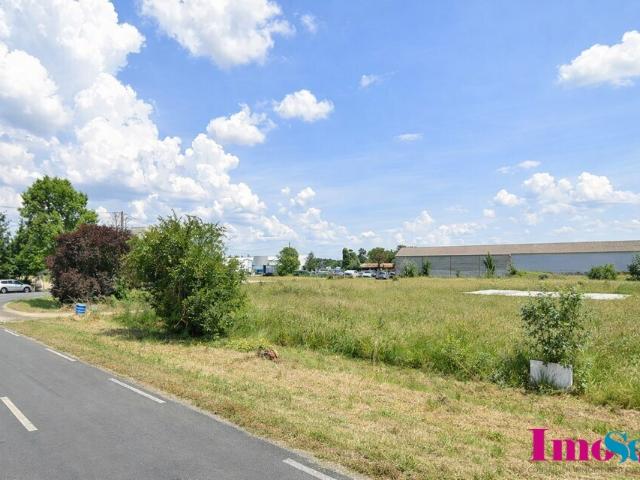 Vente entrepôt Saint Louis de Montferrand Proche A10 et axes majeurs
