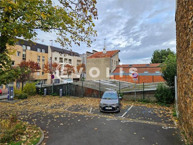 Vente entrepôts Cachan Proche transports et Grand Paris Express