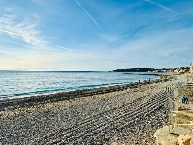 VENTE EXCLUSIVITE 2 PIECES FRONT DE MER