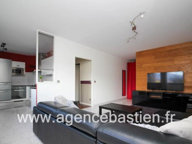VENTE EXCLUSIVITE APPARTEMENT 3 PIECES PROCHE DOUANE E