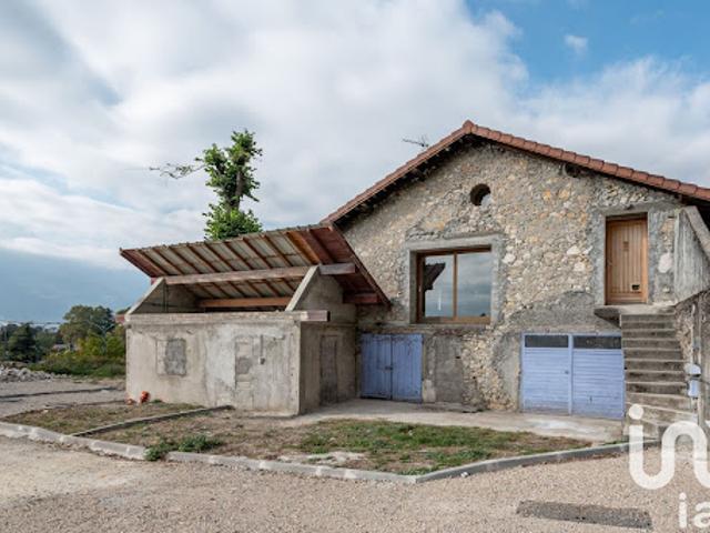 Vente Ferme 4 pièces 109 m2 Saint egreve