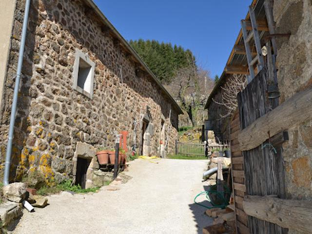 Vente Ferme 5 pièces 73 m2 Saint Genest Lachamp