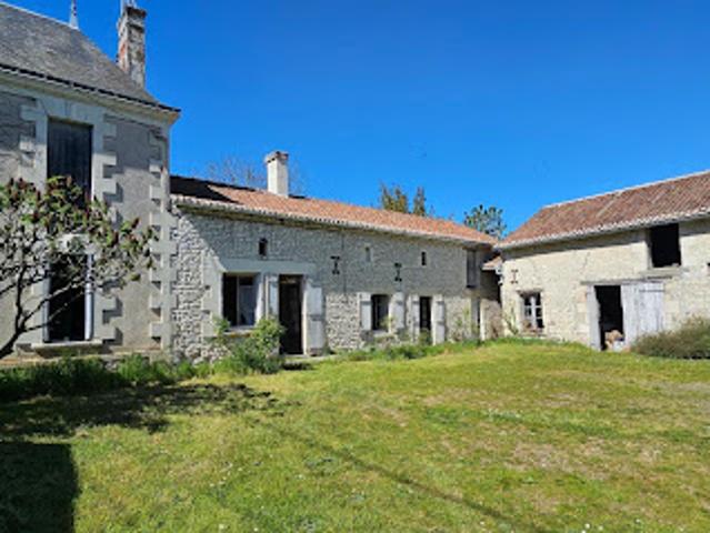 Vente Ferme 5 pièces 126 m2 Courcoué