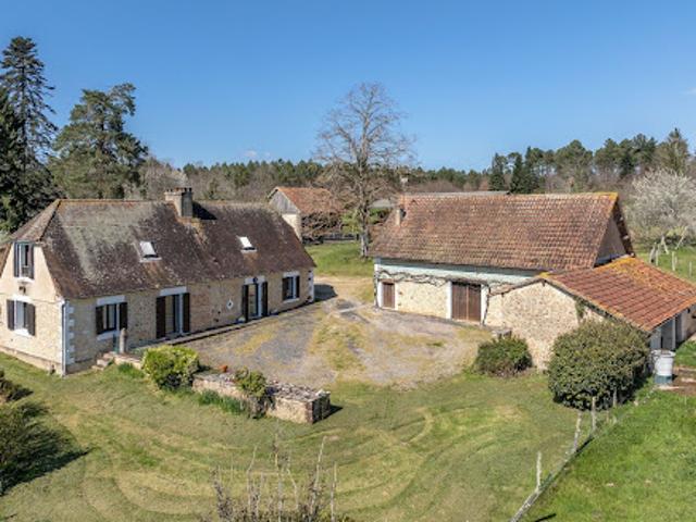Vente Ferme 5 pièces 140 m2 Saint Geyrac