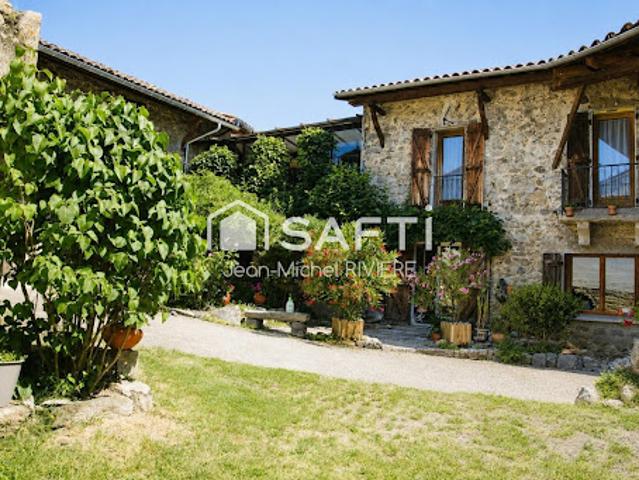 Vente Ferme 5 pièces 150 m2 Taluyers