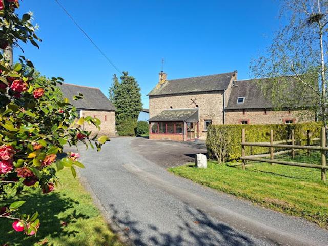 Vente Ferme 6 pièces 167 m2 Saint Denis de Gastines