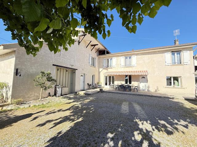 Vente Ferme 6 pièces 217 m2 Saint Etienne de Saint Geoirs