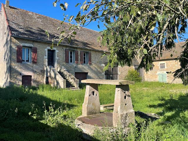 Vente Ferme 7 pièces 154.37 m2 Buxy
