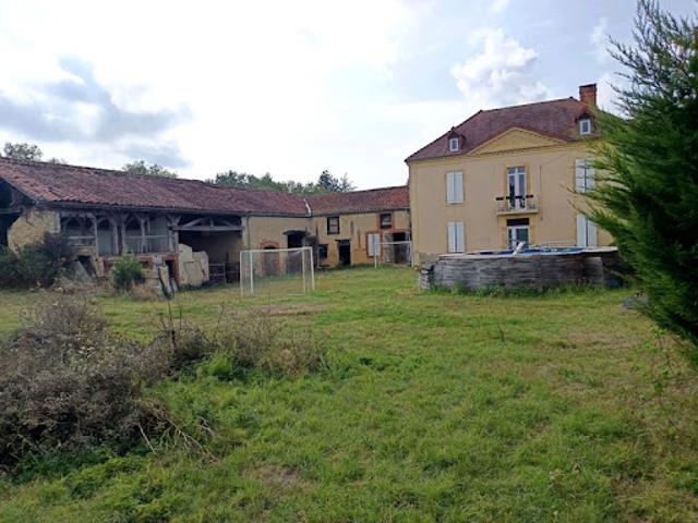 Vente Ferme 7 pièces 260 m2 Viella