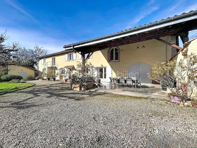 Vente Ferme 8 pièces 300.14 m2 Montluel